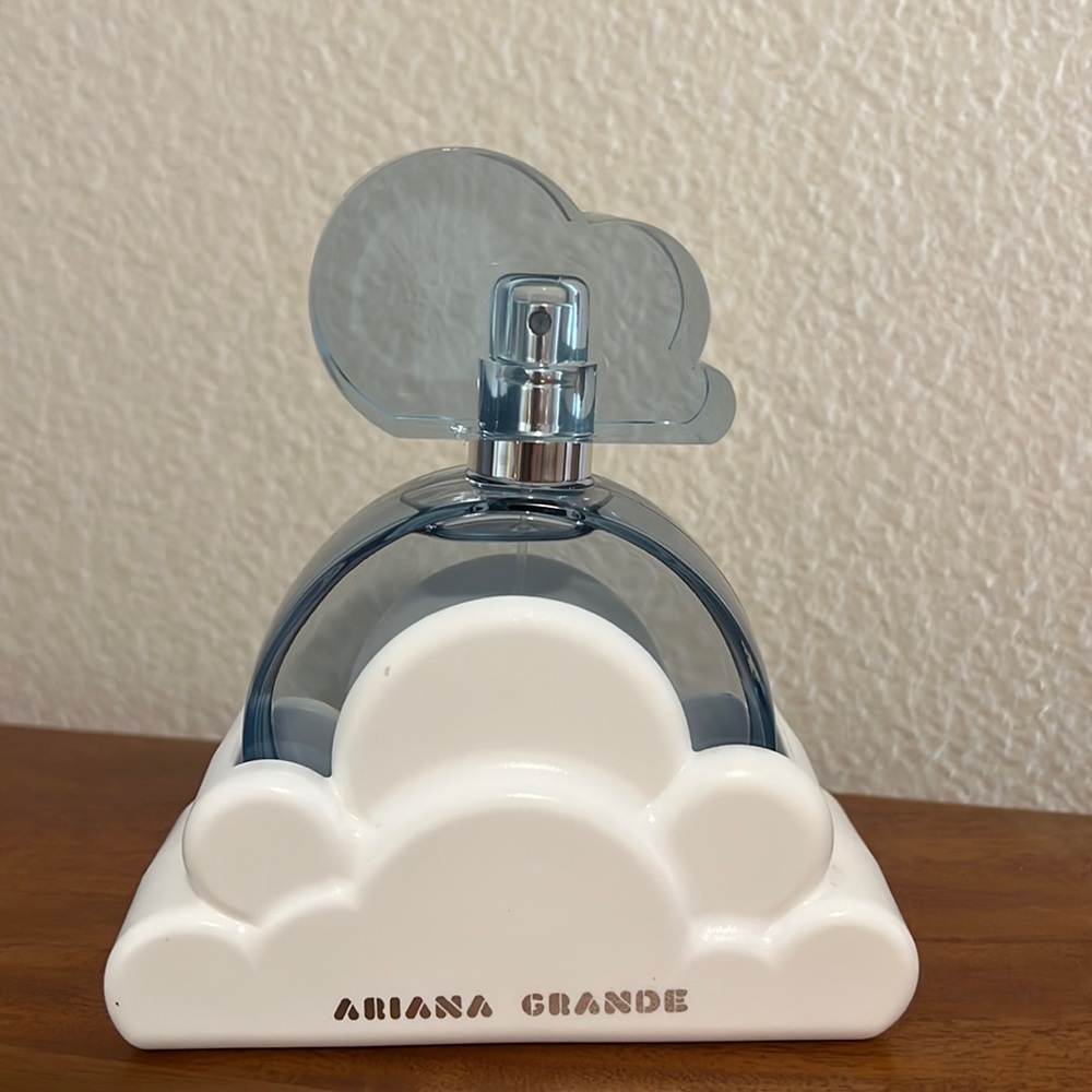 Ariana grande cloud